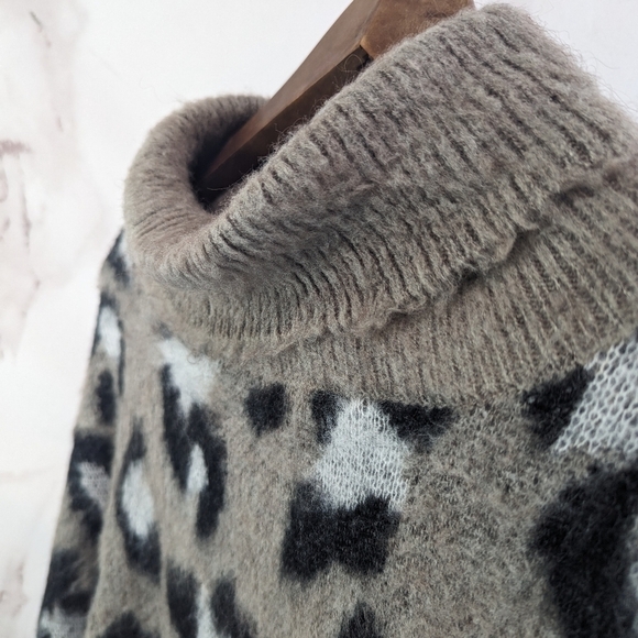 World Market Sweater Womens Oversized Brown Leopard Cheetah Tunic Pullover - Picture 10 of 11